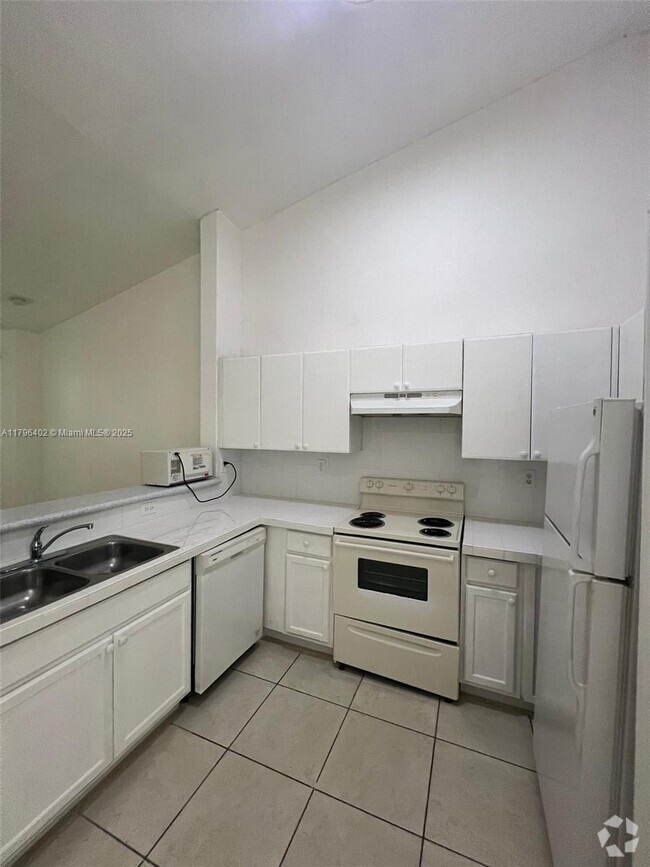 Building Photo - 1661 SE 28th St Unit 206 Rental