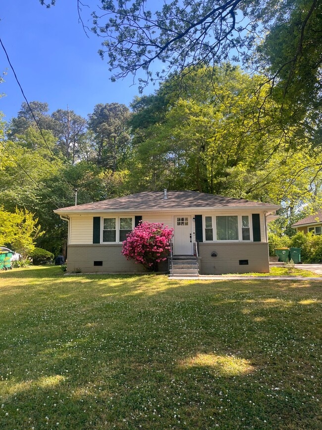 Photo - 1117 Delores Way