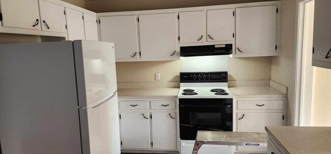 Photo - 123 Keystone Plz Unidad 123 Keystone Plaza