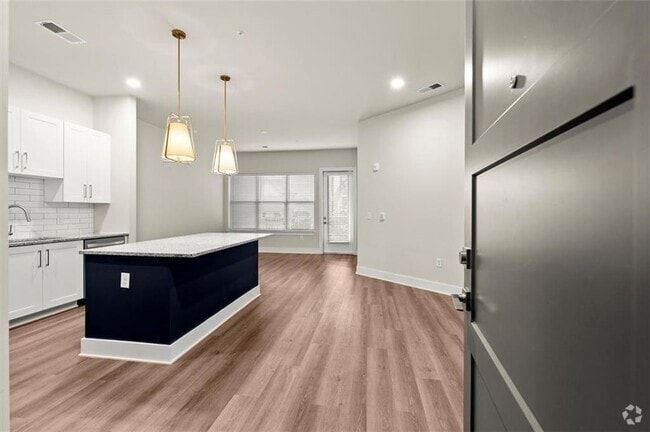 Building Photo - 2648 Sandy Plains Rd Unit 218 Rental