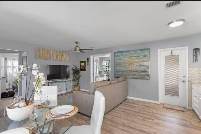 Photo - 420 SE 9th Ct