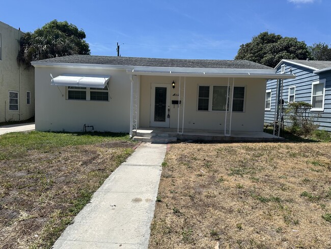 Photo - 410 44th St House