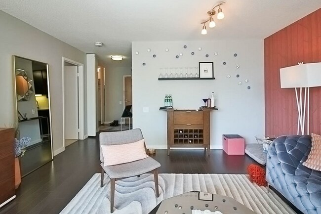 Photo - 77 N Clark St