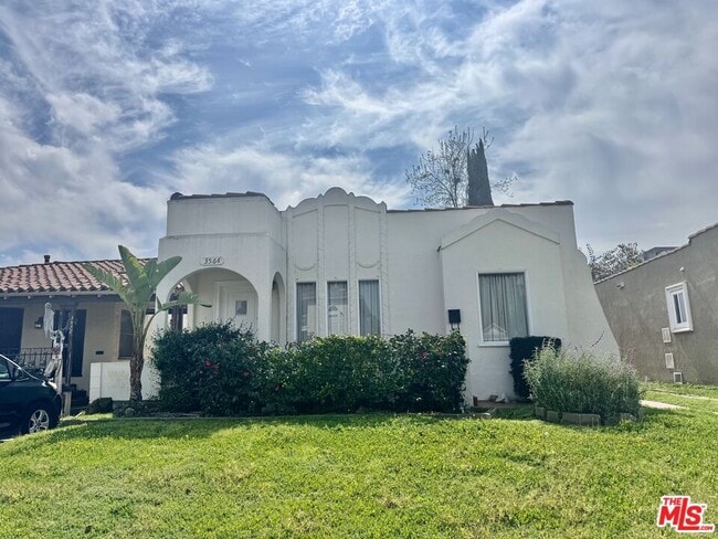 Photo - 3564 Dover St