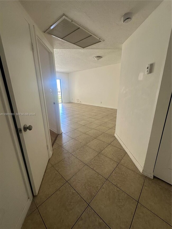 Photo - 8290 Lake Dr Unit 517