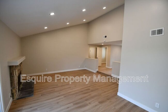 Photo - 3621 Miramar Way