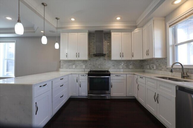 Photo - 1108 Orren St NE