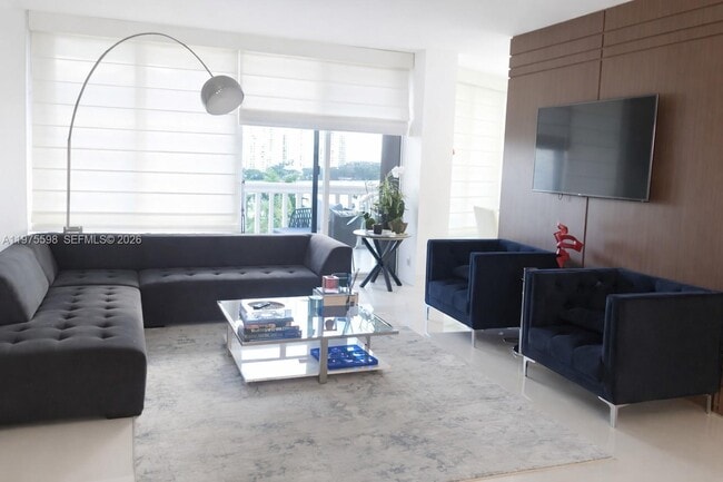 Building Photo - 20281 E Country Club Dr Unit 611