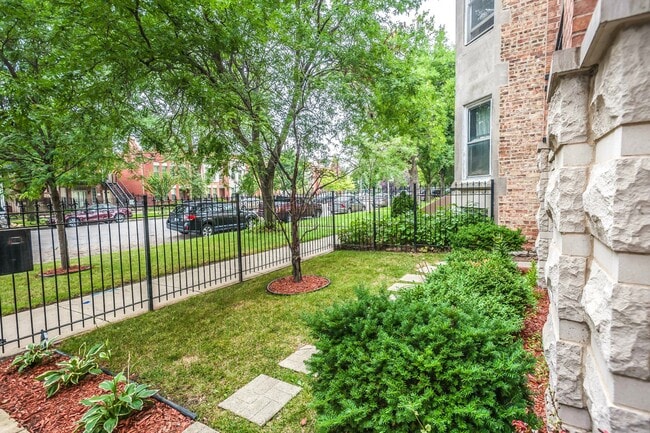 Photo - 4247 S Prairie Ave