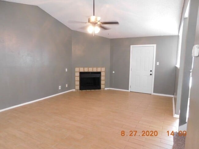 Photo - Nice 3 bedrooms, 2 full baths with half ba...