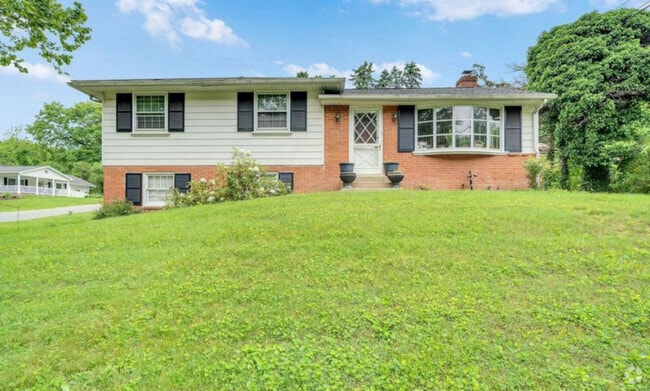 Building Photo - 880 Corvair Rd Rental