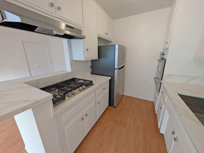 Building Photo - 3365 Keystone Av