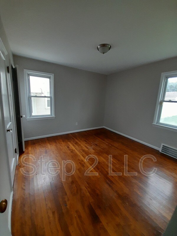 Photo - 15612 Benhoff Dr