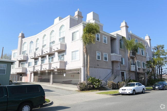 The Terraces At Alvern Circle