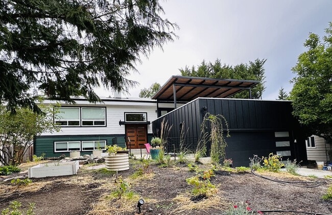 Photo - Le and Delisi - Bellevue Duplex Unidad A