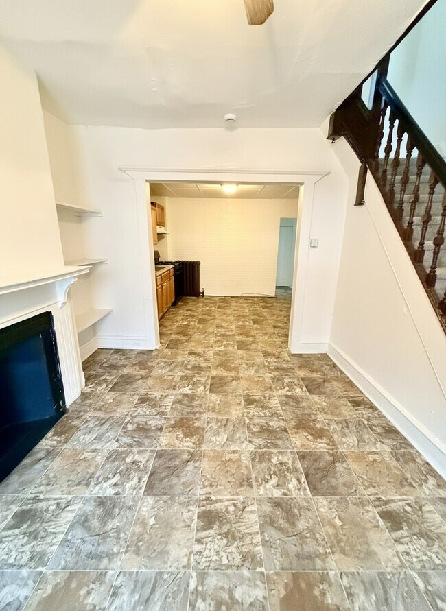 Photo - 630 E Thayer St