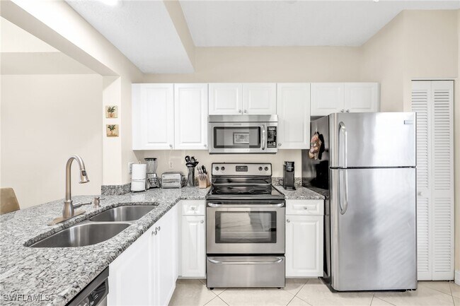 Building Photo - 1044 Woodshire Ln Unit B211