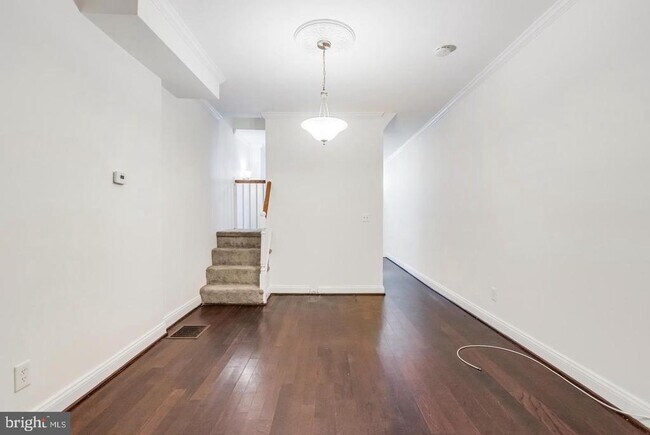 Photo - 218 N Glover St