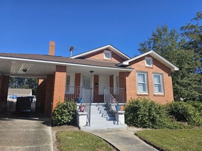 Building Photo - 3 BD / 2 BA Unfurnished