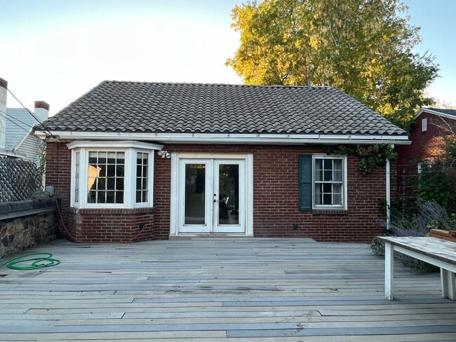 Photo - 2521 Dearborn St