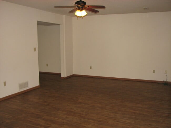 Photo - 3BR/2BA on EAST CAMPUS! Unit 103