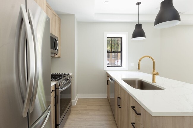 Photo - 2757 W Logan Blvd Unidad G