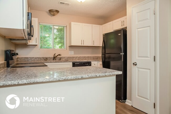 Photo - 606 Canadice Rd