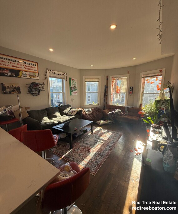 Photo - 71 Hillside St