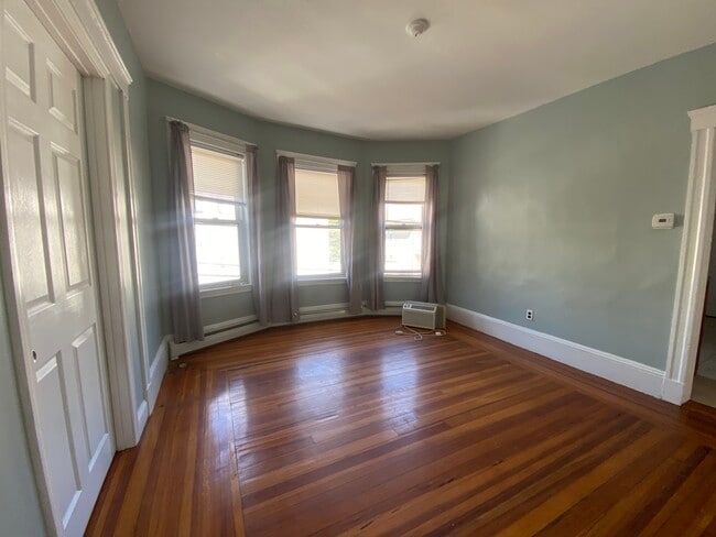 Photo - 49 Conwell Ave Unit #2