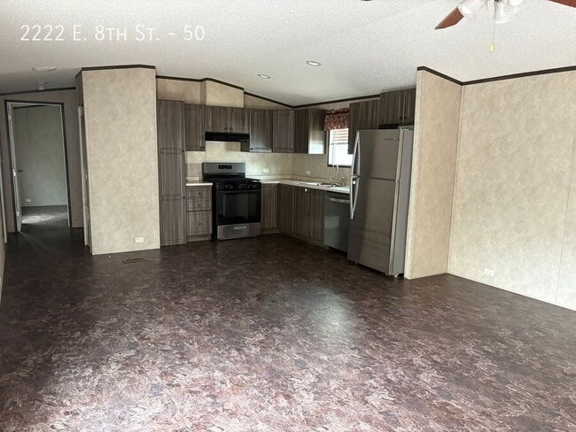 Photo - 2222 E 8th St