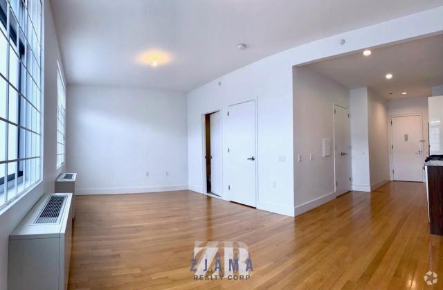 Building Photo - 1 bedroom in Brooklyn NY 11238 Unit 101 Rental