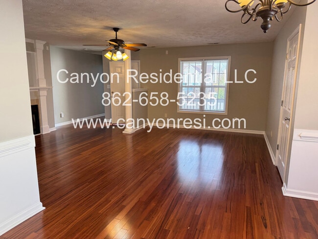 Photo - 5629 Thackeray Dr