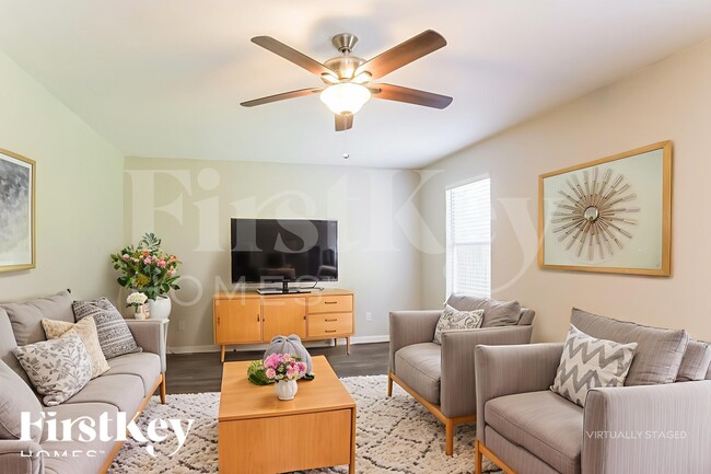 Photo - 1910 Emerald Pathway Dr