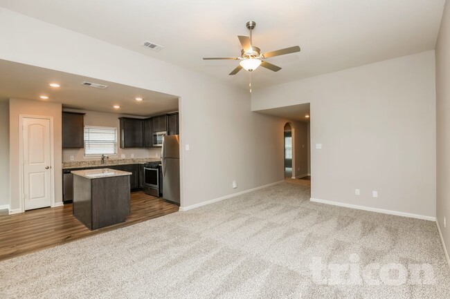 Photo - 300 Micah Ln