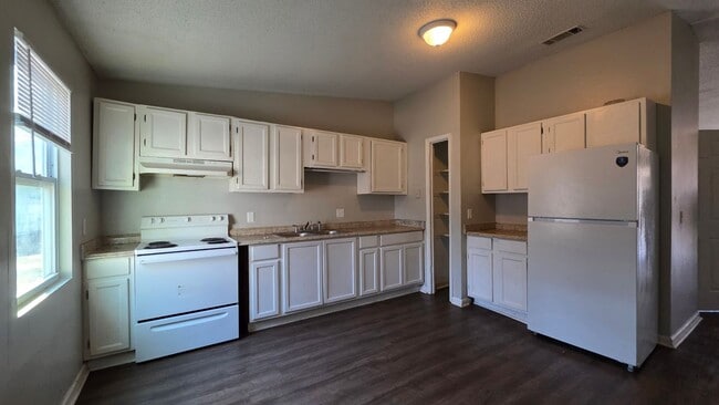 Photo - 314 Station Crossing Dr Unit B