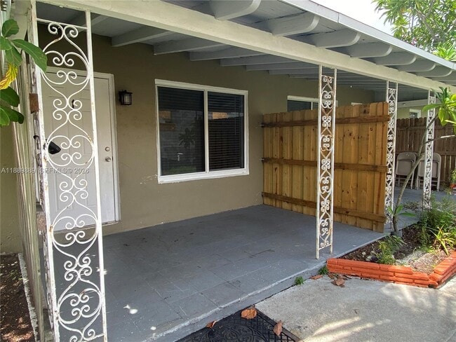 Building Photo - 2215 Adams St Unit 1