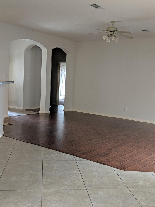 Photo - 8005 Blue Bonnet St