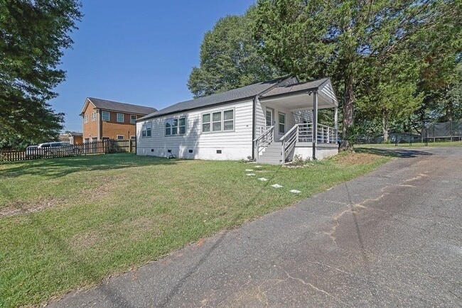 Building Photo - 280 Stone Mountain St