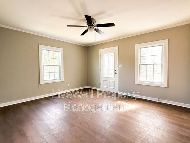 Photo - 1524 4th St N