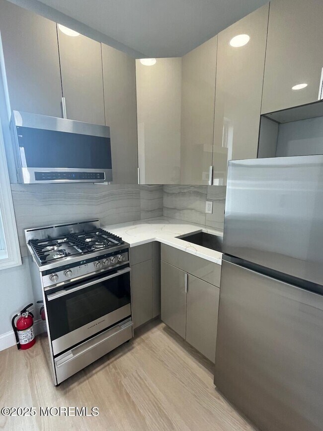 Photo - 201 Lareine Ave Unit 501