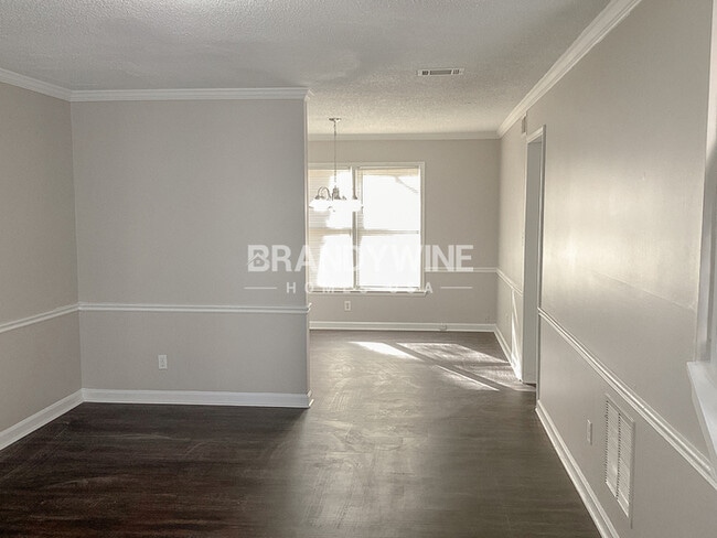 Photo - 1577 Linksview Close