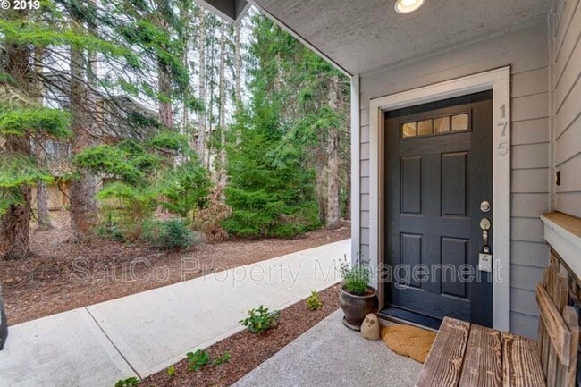 Photo - 175 NE 80th Ave