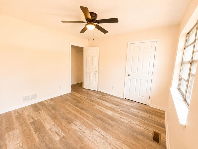 Photo - 1789 W McIntosh Rd