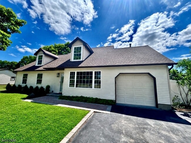 Photo - 17 Londonderry Dr