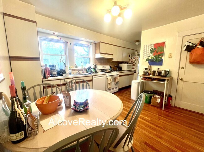 Photo - 21 Sartwell Ave Unit 2