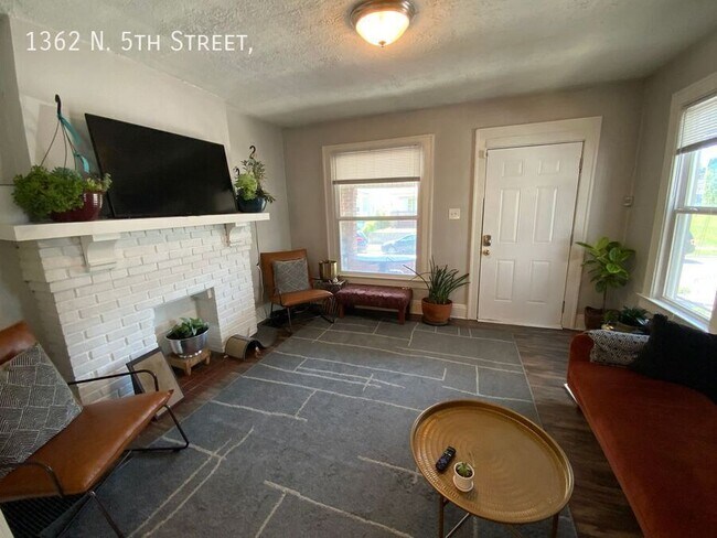 Photo - 1362 N 5th St