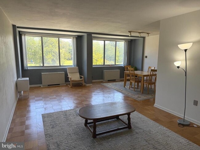 Photo - 10401 Grosvenor Pl Unit 120