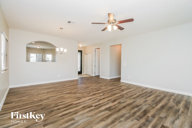 Photo - 677 W Mesquite Tree Ln