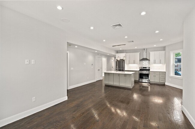 Photo - 9 Lithgow St Unit 1