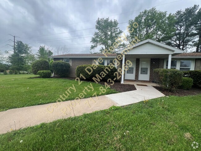 Building Photo - 2 Bedroom Home in North Eastern School Dis... Unit 911